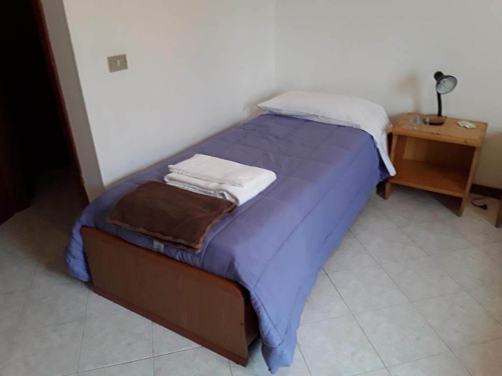 B&B Columbus Грасобио Екстериор снимка